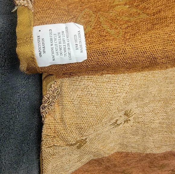 Table runner with tassels [ antique gold and brown] - Picture 4 of 5